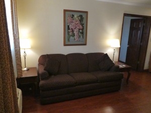Travelodge Lemoore - Seating Area in Executive Suite