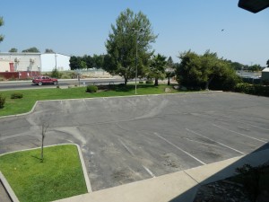 Travelodge Lemoore - Ample parking for Buses and RVs
